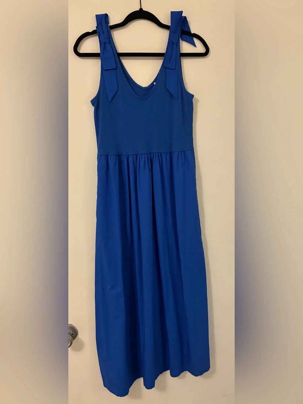 Women’s Sleeveless Tie-Shoulder V-Neck Dress in Blue
